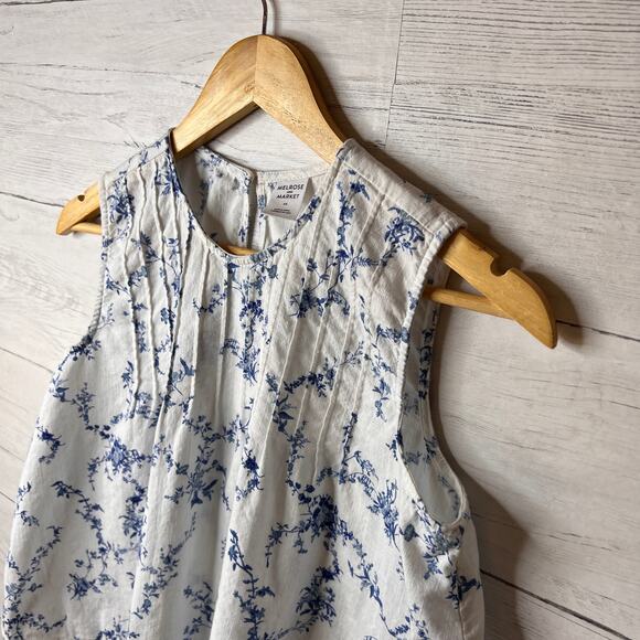 Melrose & Market Blouse Womens Size XS Blue & White Pintuck Floral Sleeveless - Picture 8 of 15